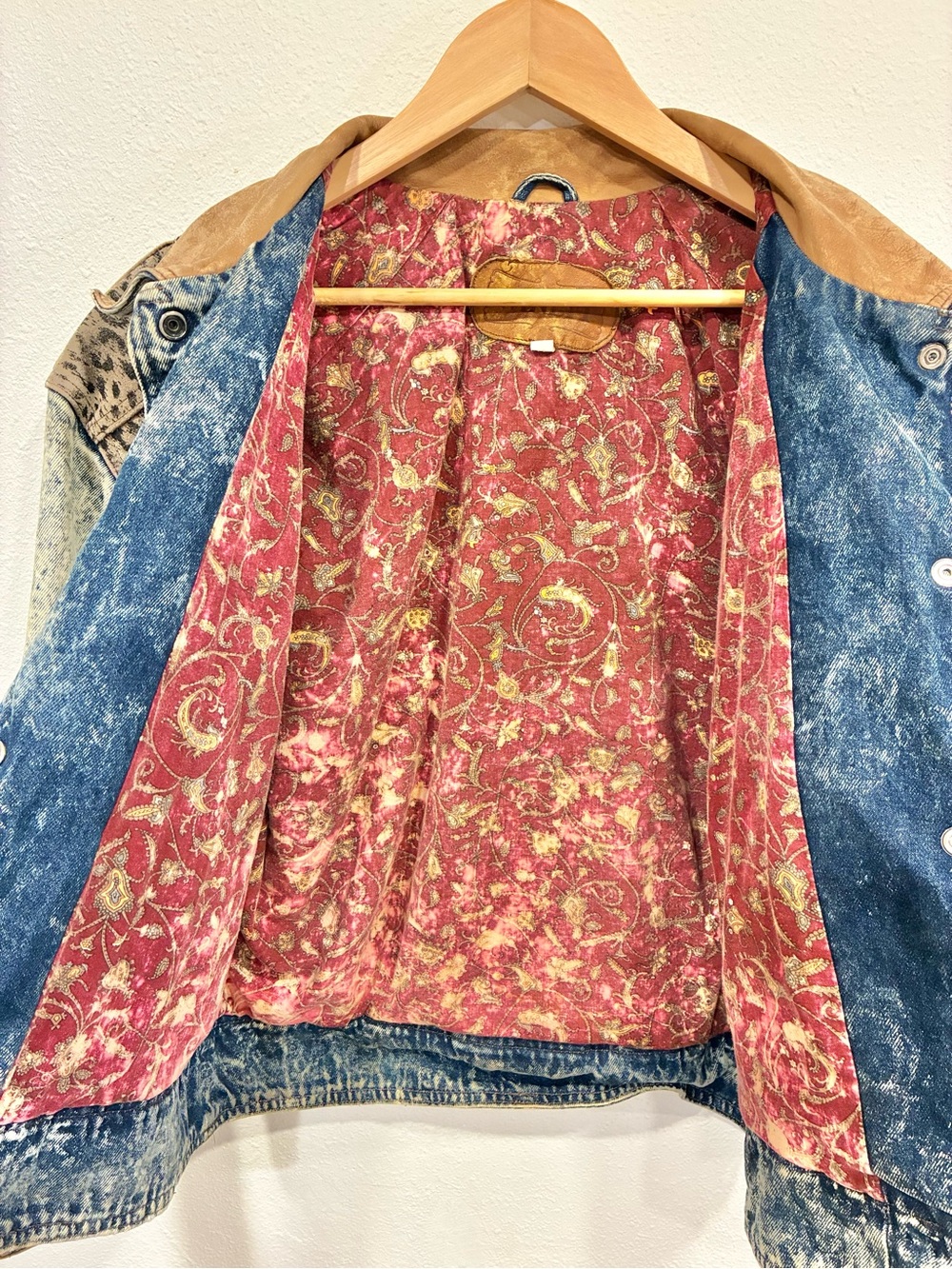winlit — vintage 80’s acid wash x leopard patchwork denim jacket - Picture 8 of 10